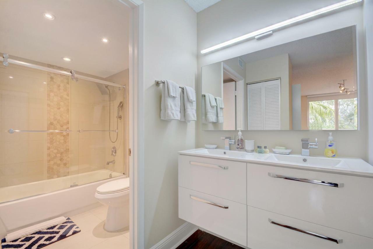 Renovated 2/2 Unit At Yacht Club/Aventura Apartment Exterior foto